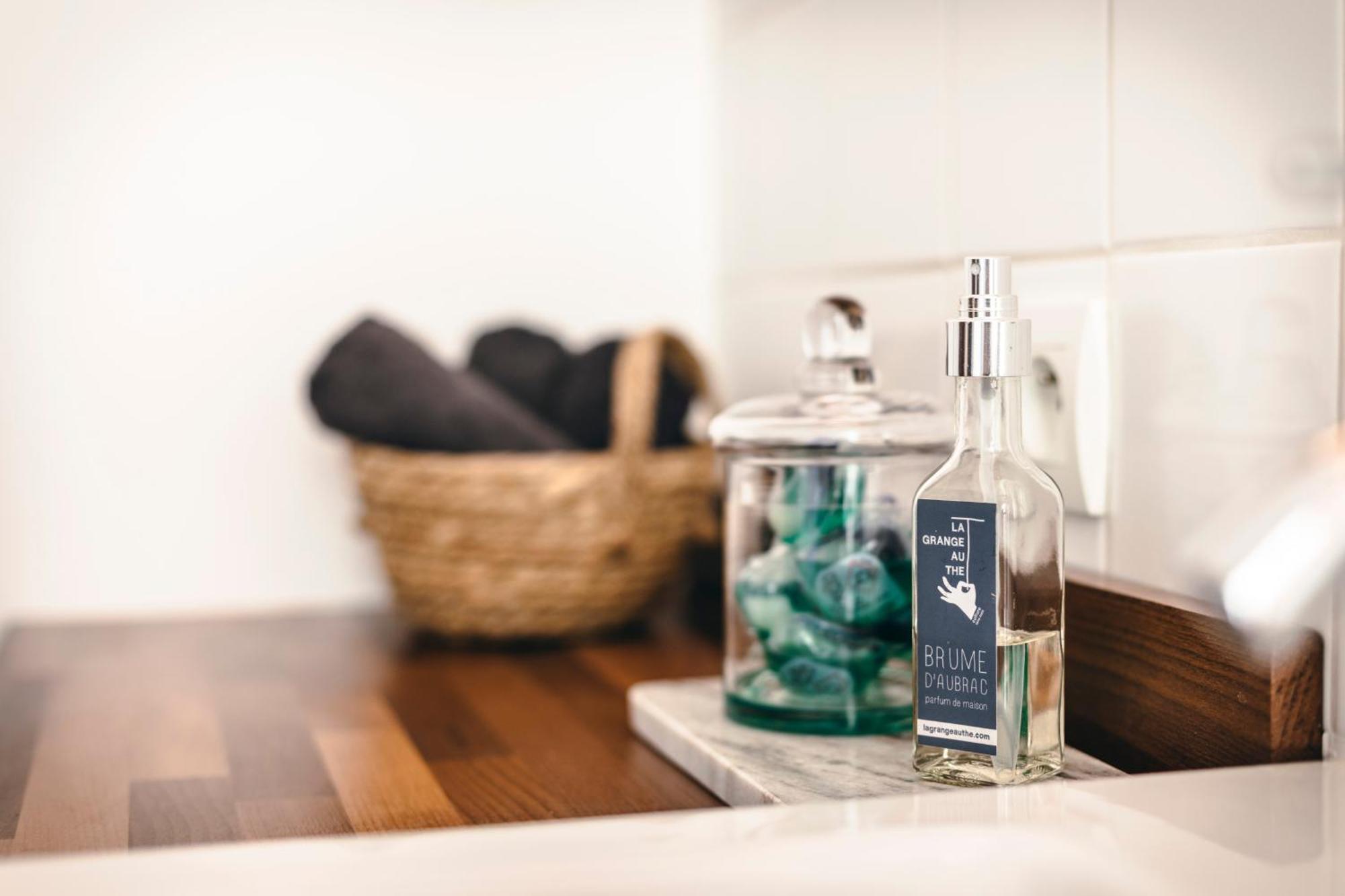 Appartement Cosy Au Coeur Du Village - Le Segala Montbazens Kültér fotó